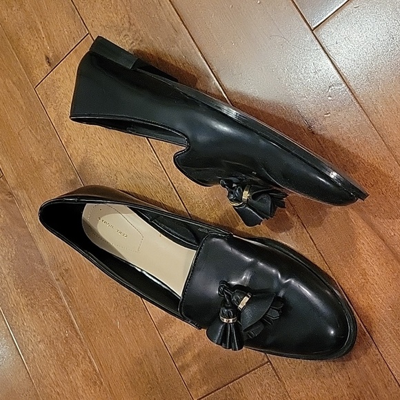 ZARA Tassel Loafers - Picture 2 of 2